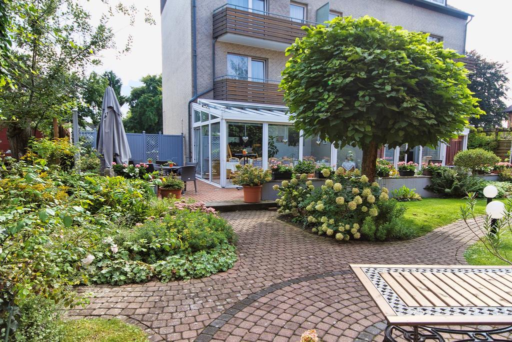 Airport Hotel Karsten Colonia Exterior foto